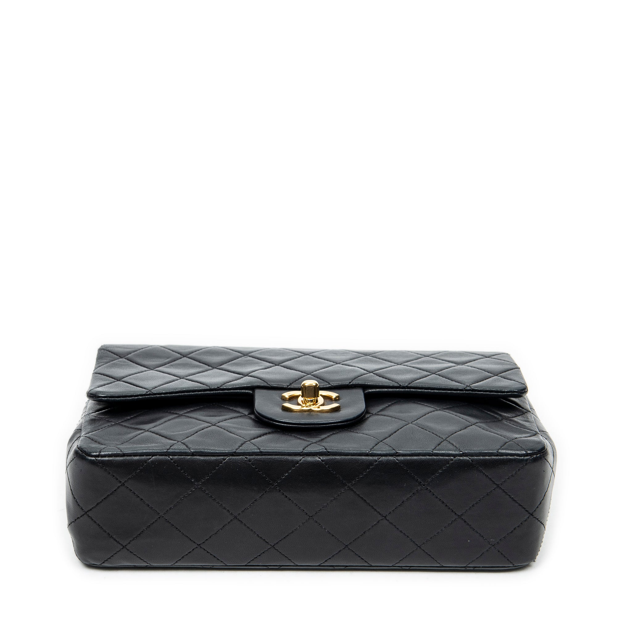 Shoulder Bag Classic Double Flap 23 Black Quilted Lambskin Leather