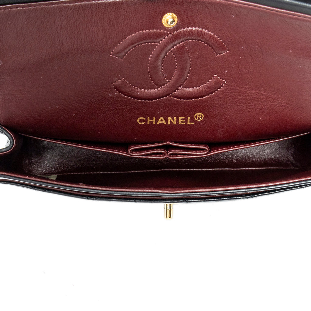 Shoulder Bag Classic Double Flap 23 Black Quilted Lambskin Leather