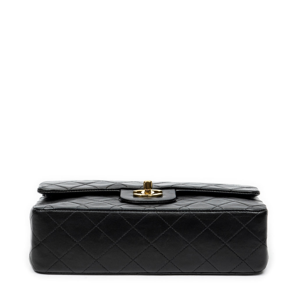 Shoulder Bag Classic Double Flap 23 Black Quilted Lambskin Leather