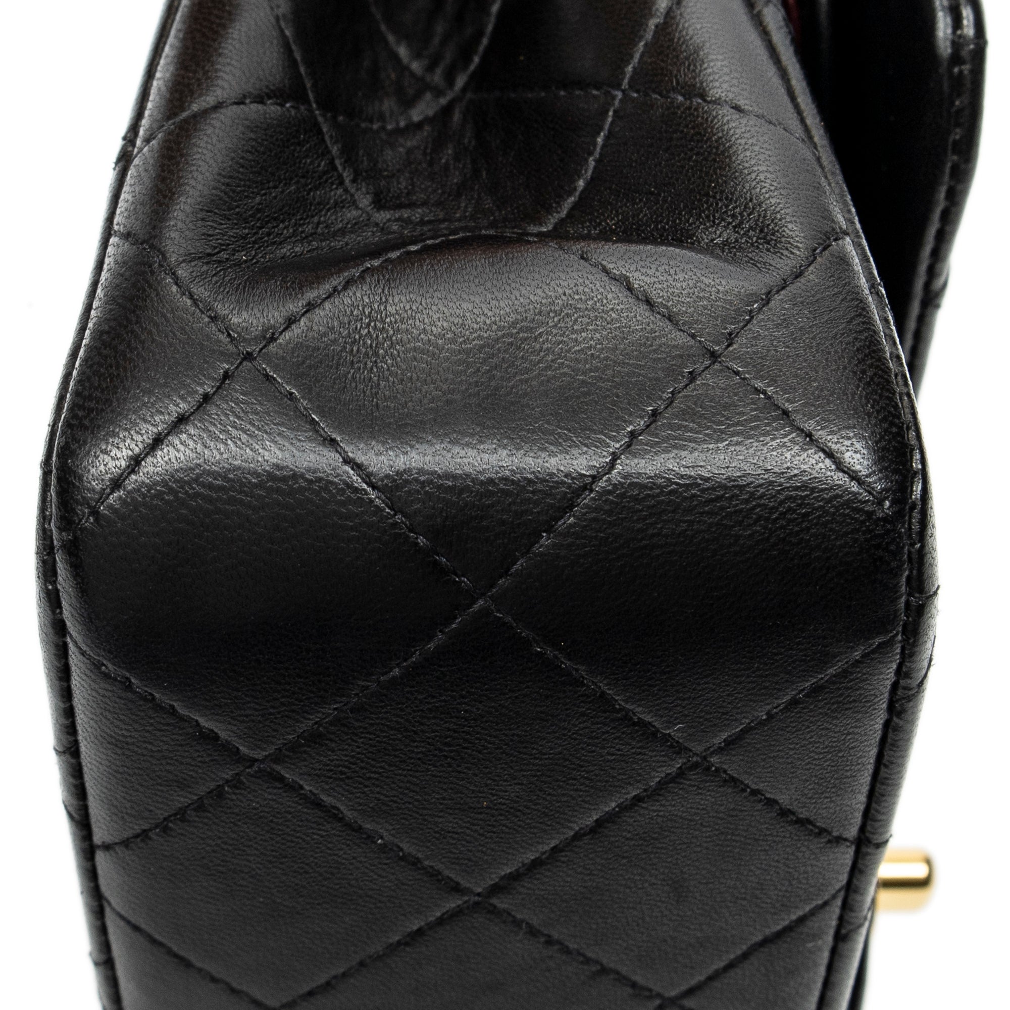 Shoulder Bag Classic Double Flap 23 Black Quilted Lambskin Leather