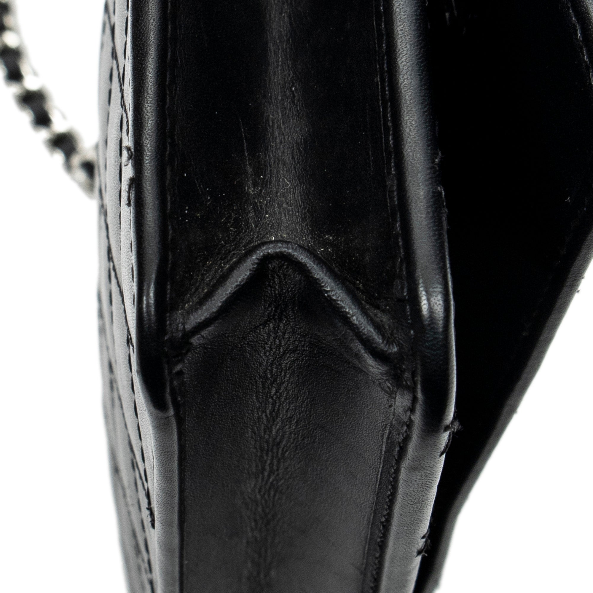 Bolso al hombro Cambon Ligne Cartera con cadena de piel de becerro acolchada negra