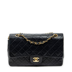 Bolso de Hombro Clásico Doble Solapa 26 Piel de Cordero Acolchada Negra