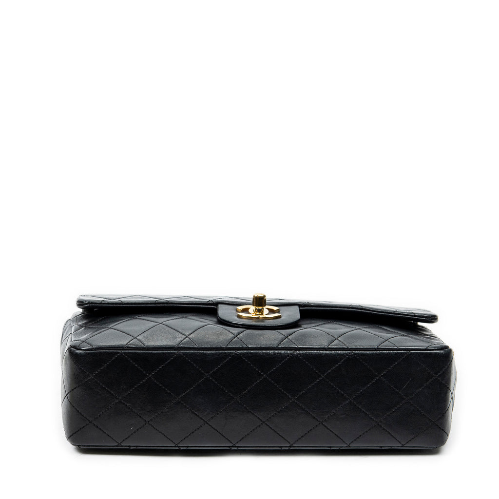 Bolso de Hombro Clásico Doble Solapa 26 Piel de Cordero Acolchada Negra