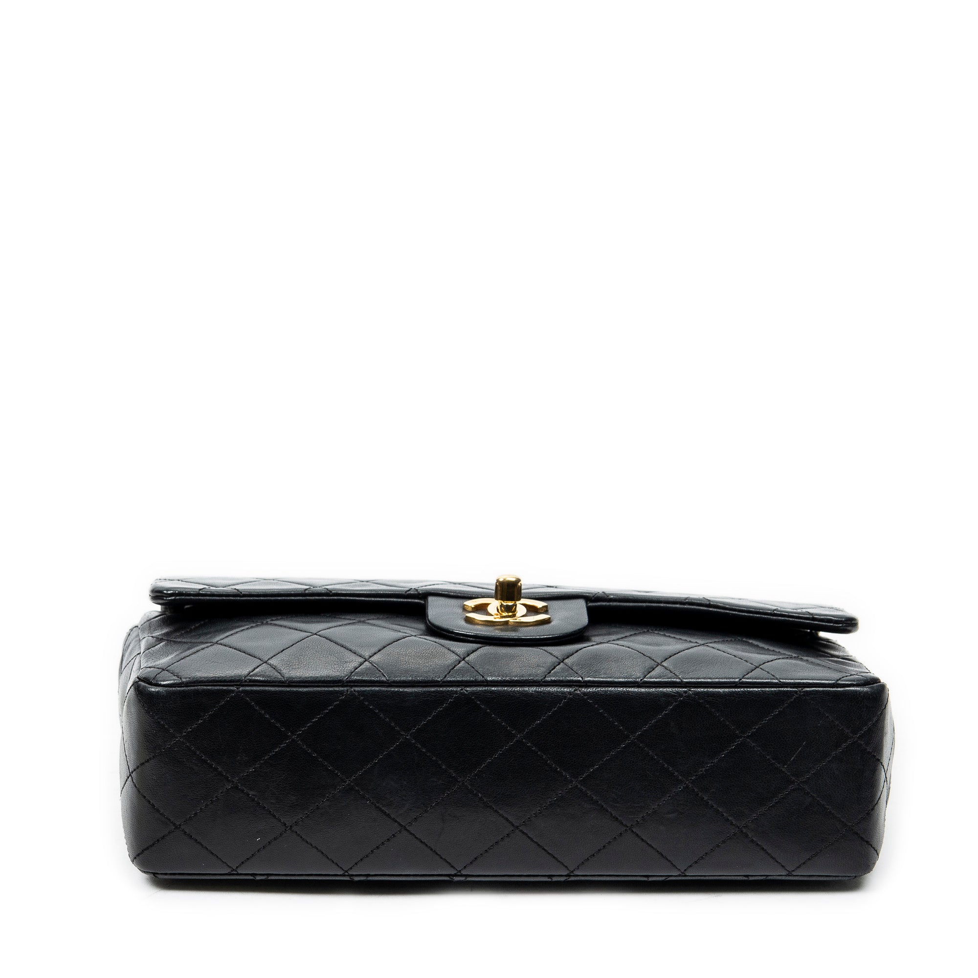 Bolso de Hombro Clásico Doble Solapa 26 Piel de Cordero Acolchada Negra