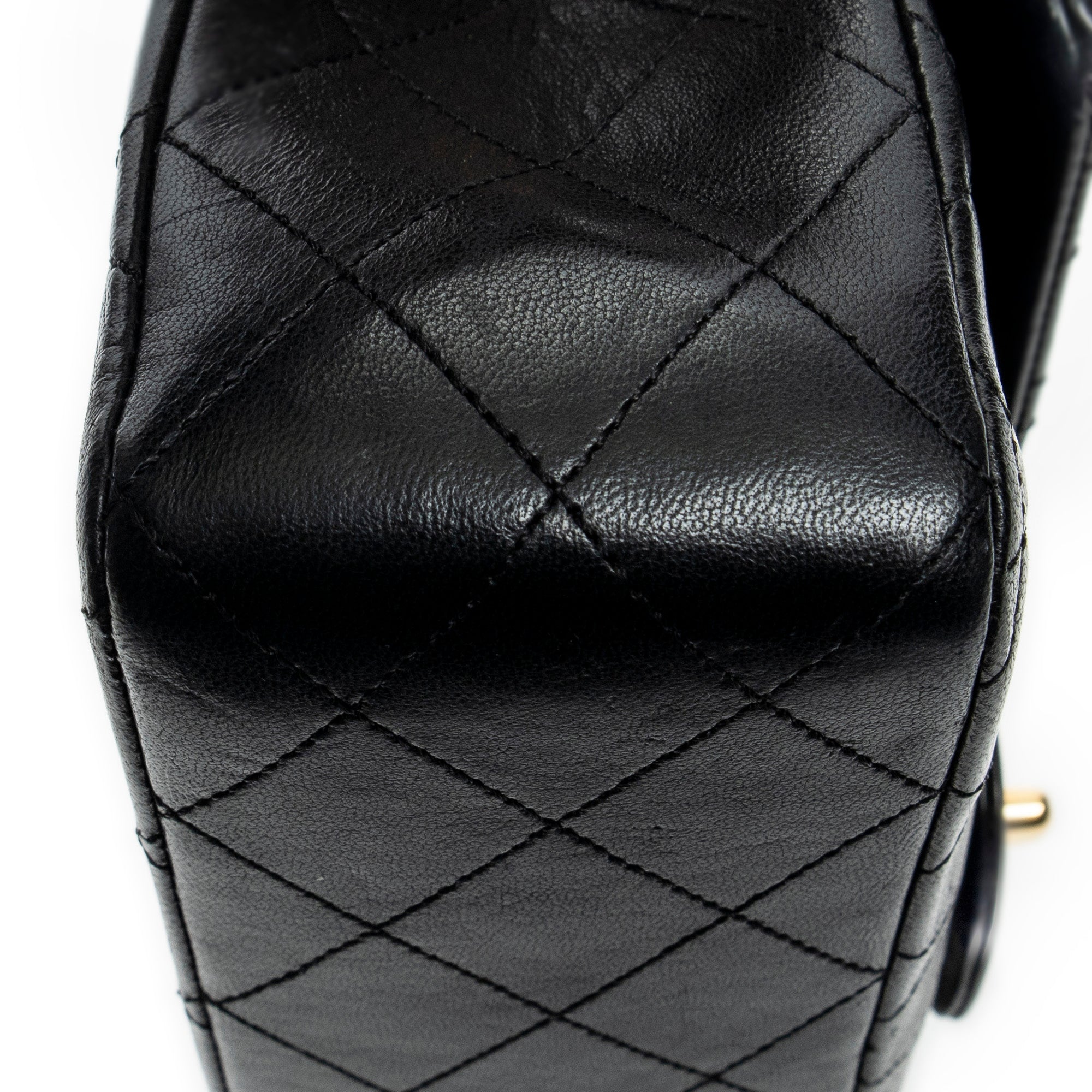 Bolso de Hombro Clásico Doble Solapa 26 Piel de Cordero Acolchada Negra