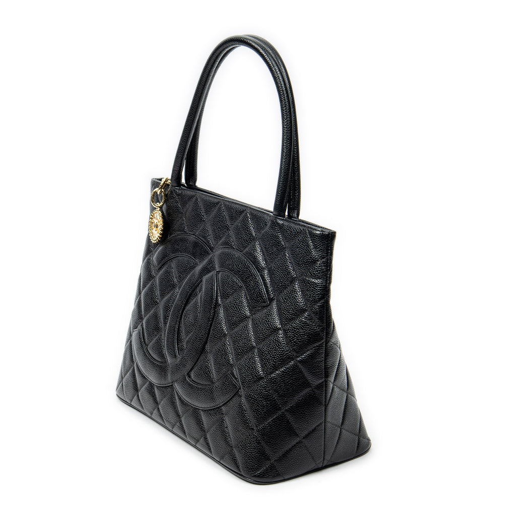Bolso de hombro Timeless Medallion Tote de cuero caviar acolchado negro