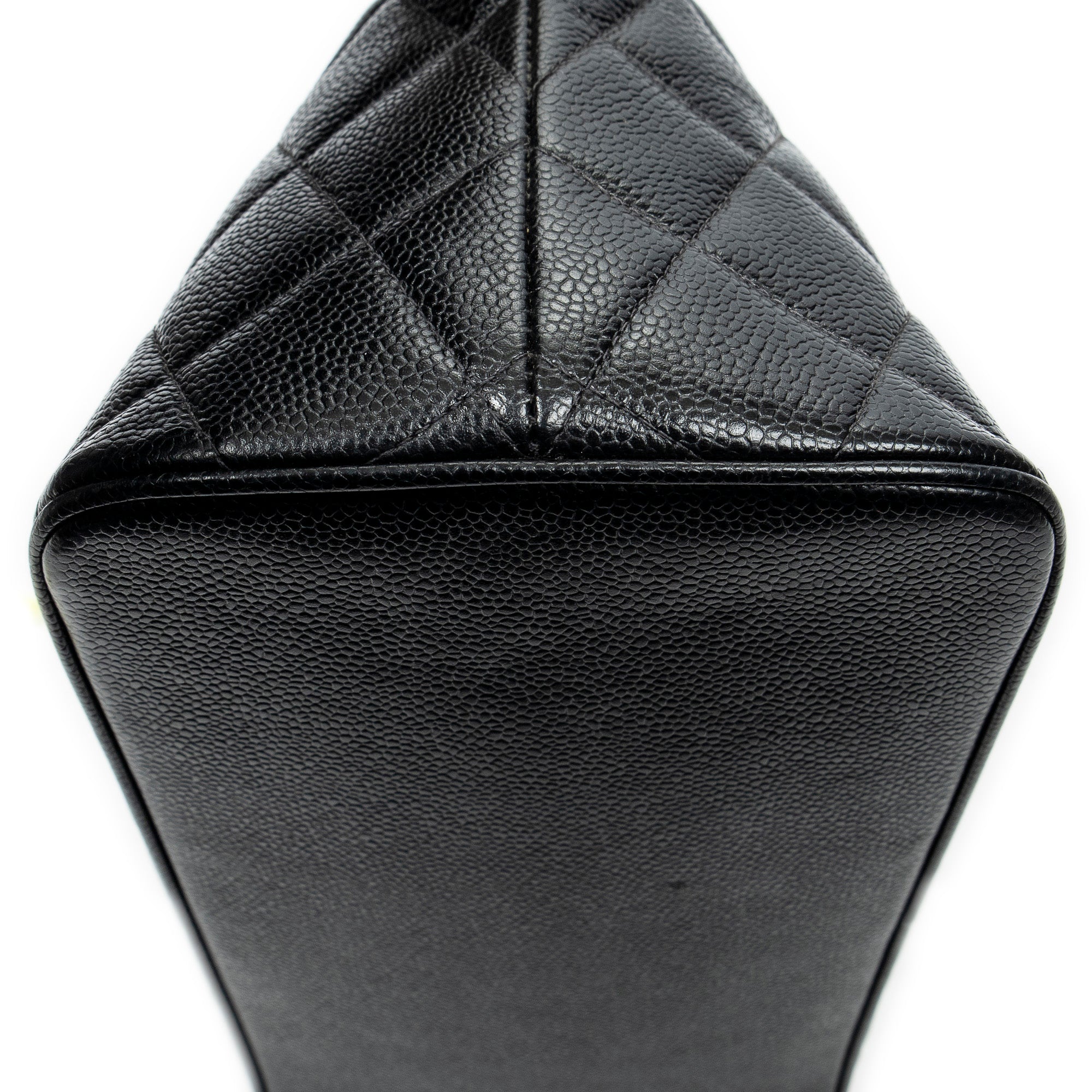Bolso de hombro Timeless Medallion Tote de cuero caviar acolchado negro