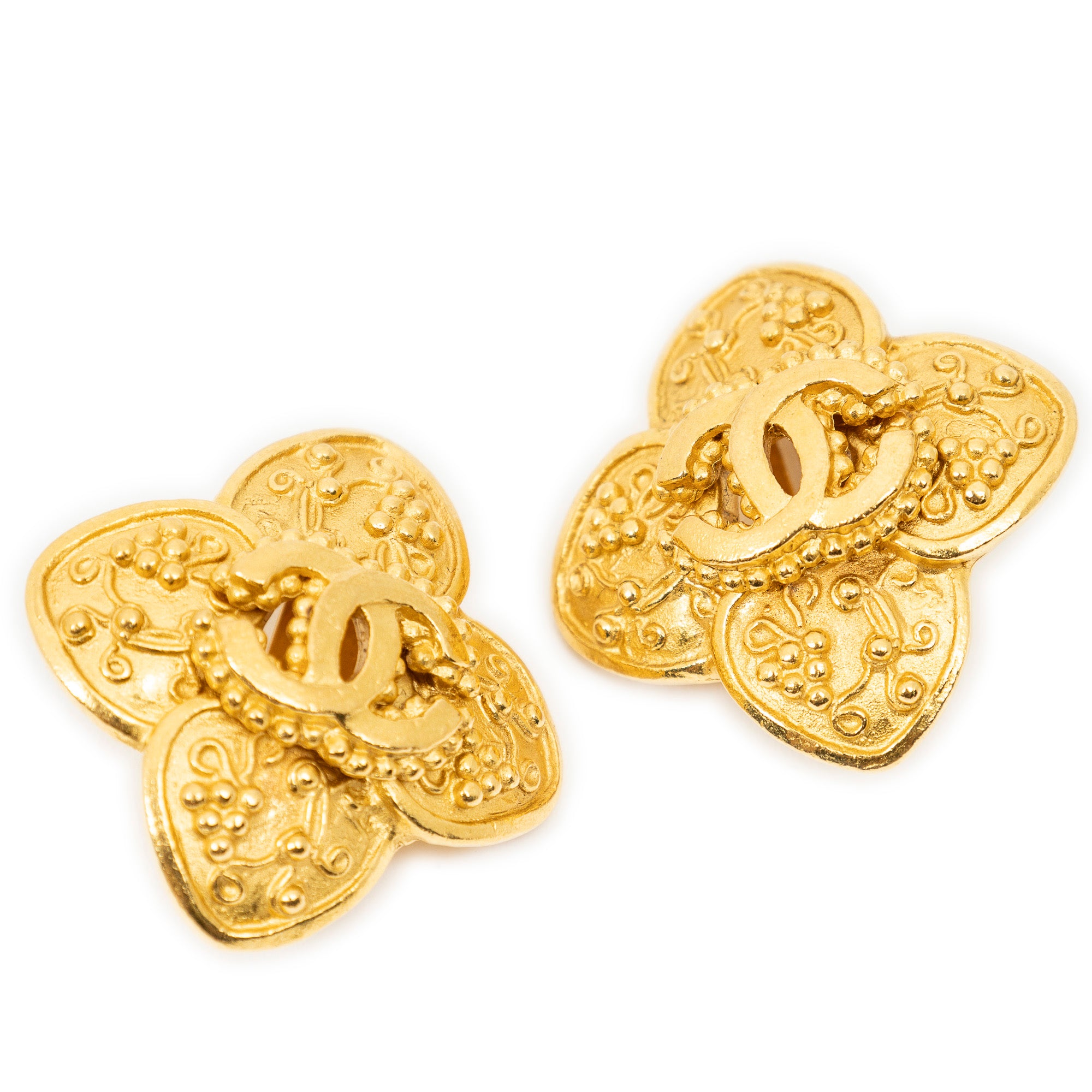Earrings CC Clover Motif Clip On Earrings Gold Gold Plated