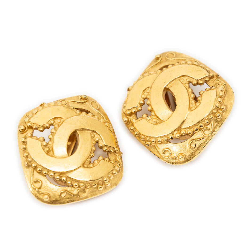 Pendientes CC de diamantes a presión en oro chapado en oro