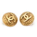 Pendientes CC acolchados redondos de clip chapados en oro