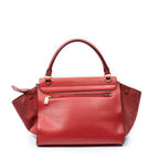 Bolso de hombro mediano Trapeze de piel de becerro granulada roja
