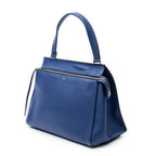 Bolso de hombro mediano Edge Bag de piel de becerro granulada azul