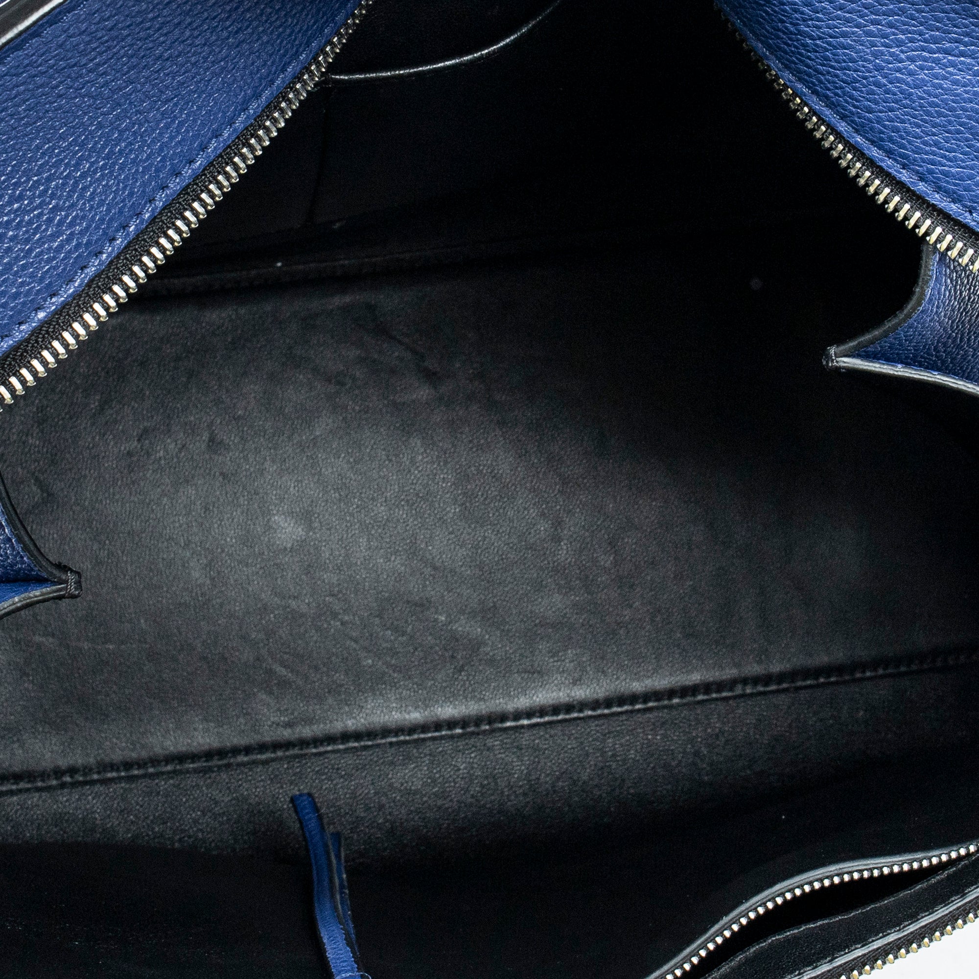 Bolso de hombro mediano Edge Bag de piel de becerro granulada azul