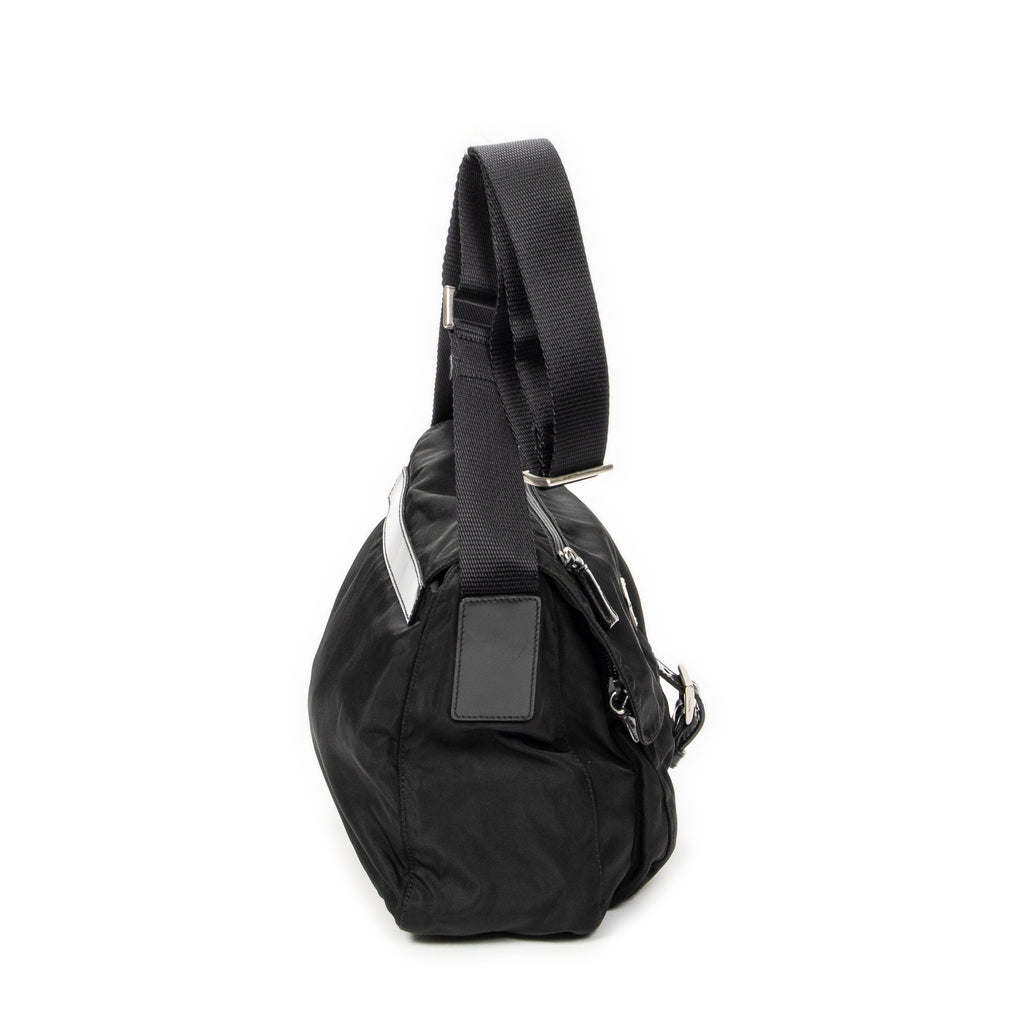 Prada - Sac bandoulière à rabat et petite boucle - Noir