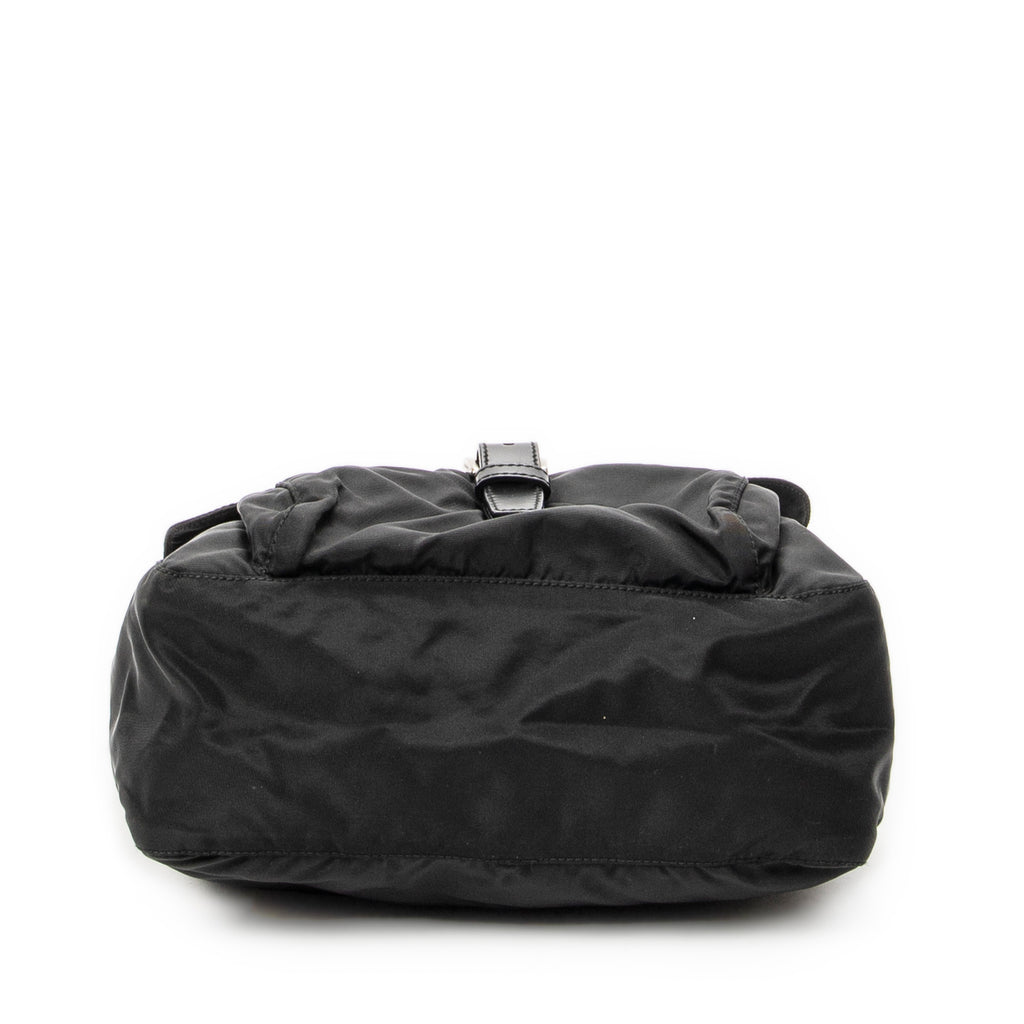 Prada - Sac bandoulière à rabat et petite boucle - Noir
