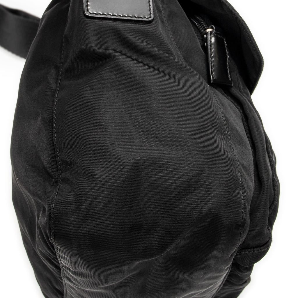 Prada - Sac bandoulière à rabat et petite boucle - Noir