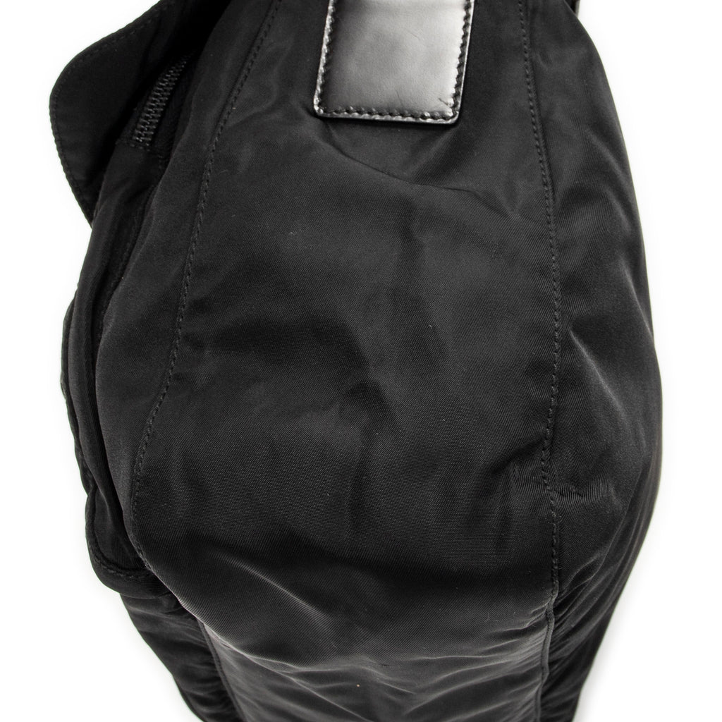 Prada - Sac bandoulière à rabat et petite boucle - Noir