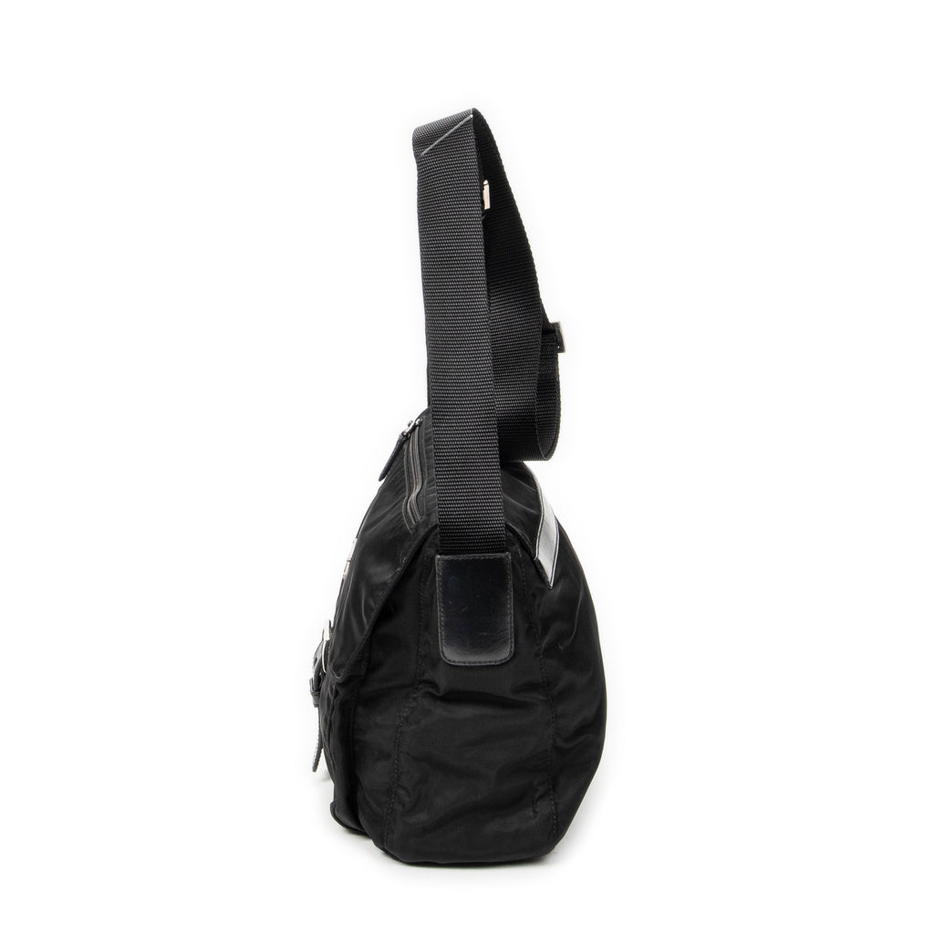 Bolso de hombro con solapa pequeña tipo mensajero de lona de nailon negra