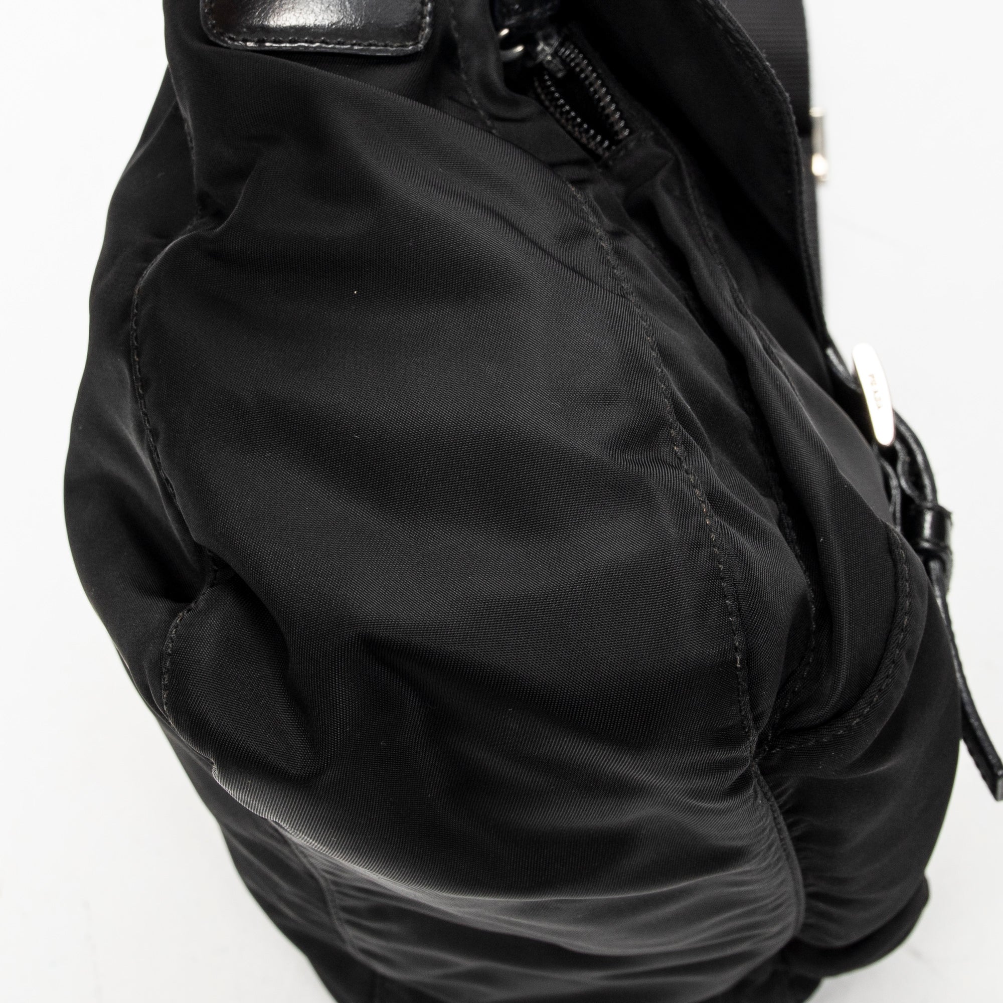 Bolso de hombro con solapa pequeña tipo mensajero de lona de nailon negra