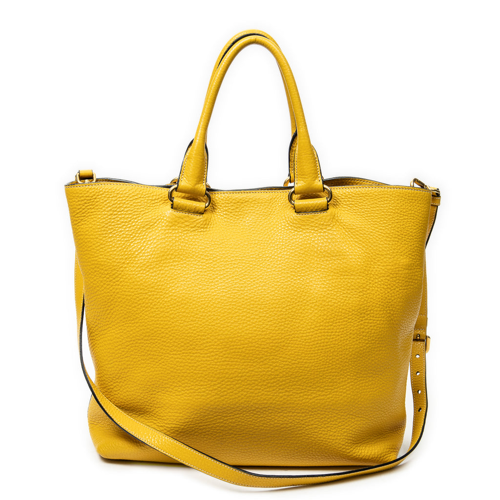 Bolso de hombro convertible con cremallera, piel Vitello Daino, amarillo