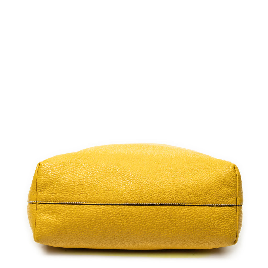 Bolso de hombro convertible con cremallera, piel Vitello Daino, amarillo