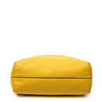 Bolso de hombro convertible con cremallera, piel Vitello Daino, amarillo