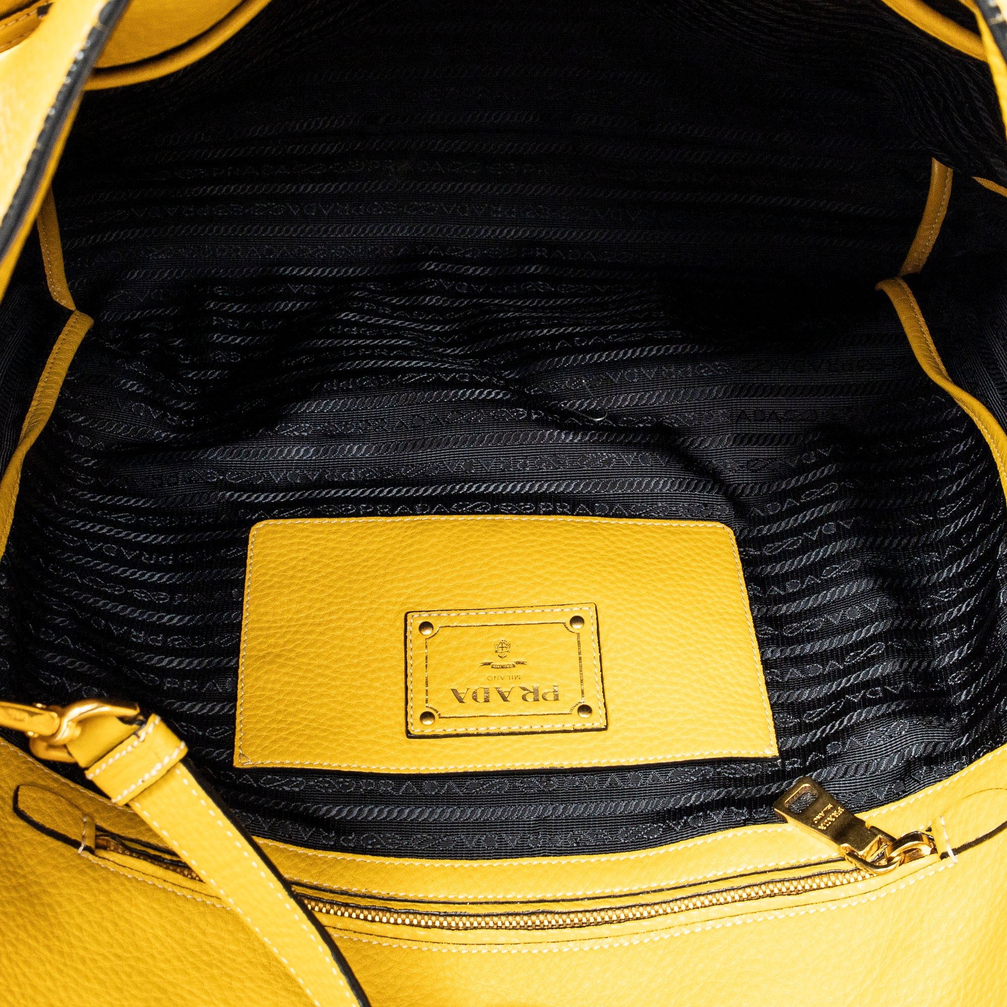 Bolso de hombro convertible con cremallera, piel Vitello Daino, amarillo