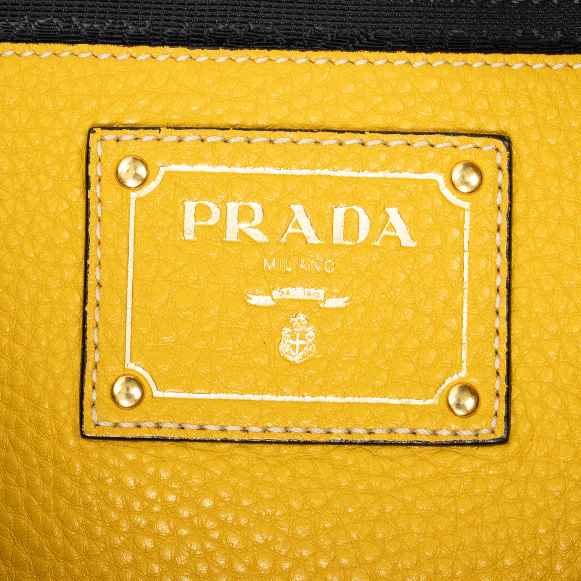 Bolso de hombro convertible con cremallera, piel Vitello Daino, amarillo