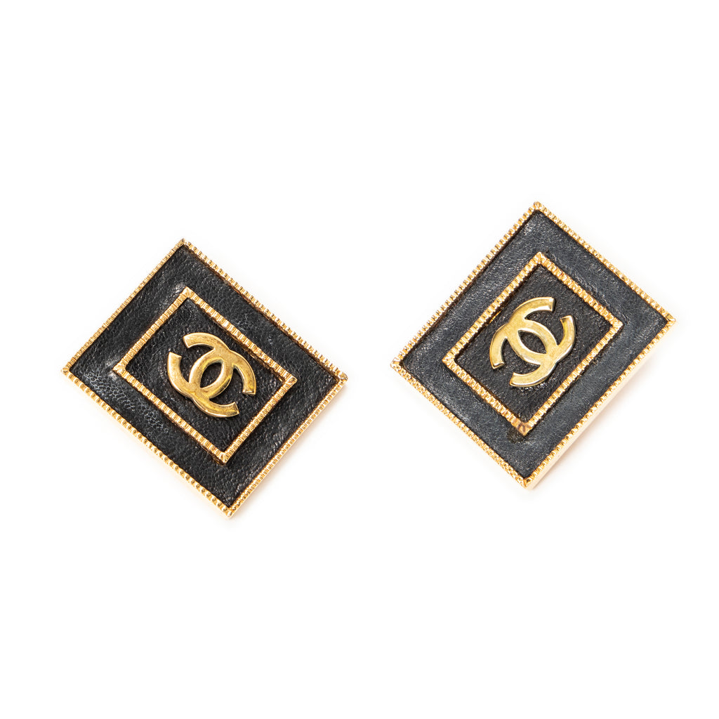 Pendientes CC cuadrados esmaltados de clip chapados en oro negro