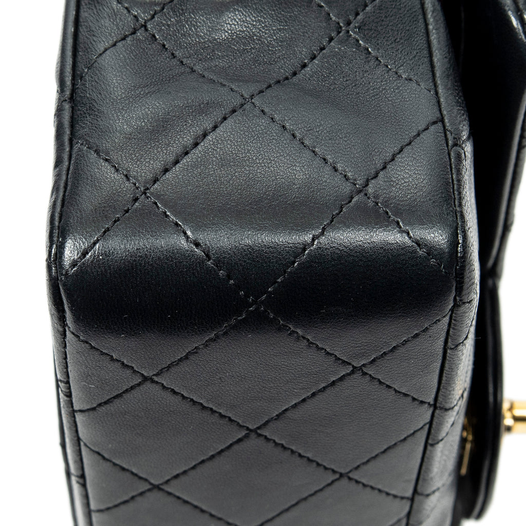 Bolso de Hombro Clásico Double Flap 23 Piel de Cordero Acolchada Negra