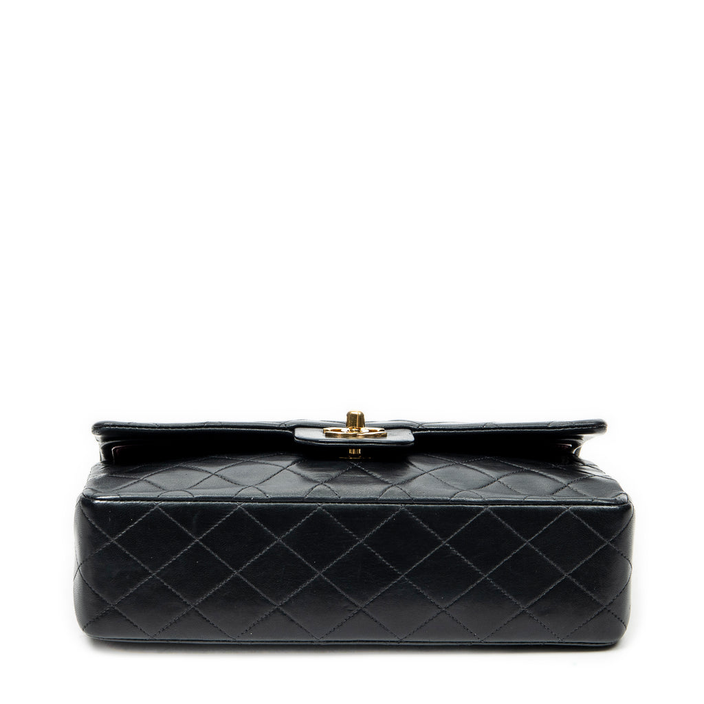 Bolso de Hombro Clásico Doble Solapa 26 Piel de Cordero Acolchada Negra