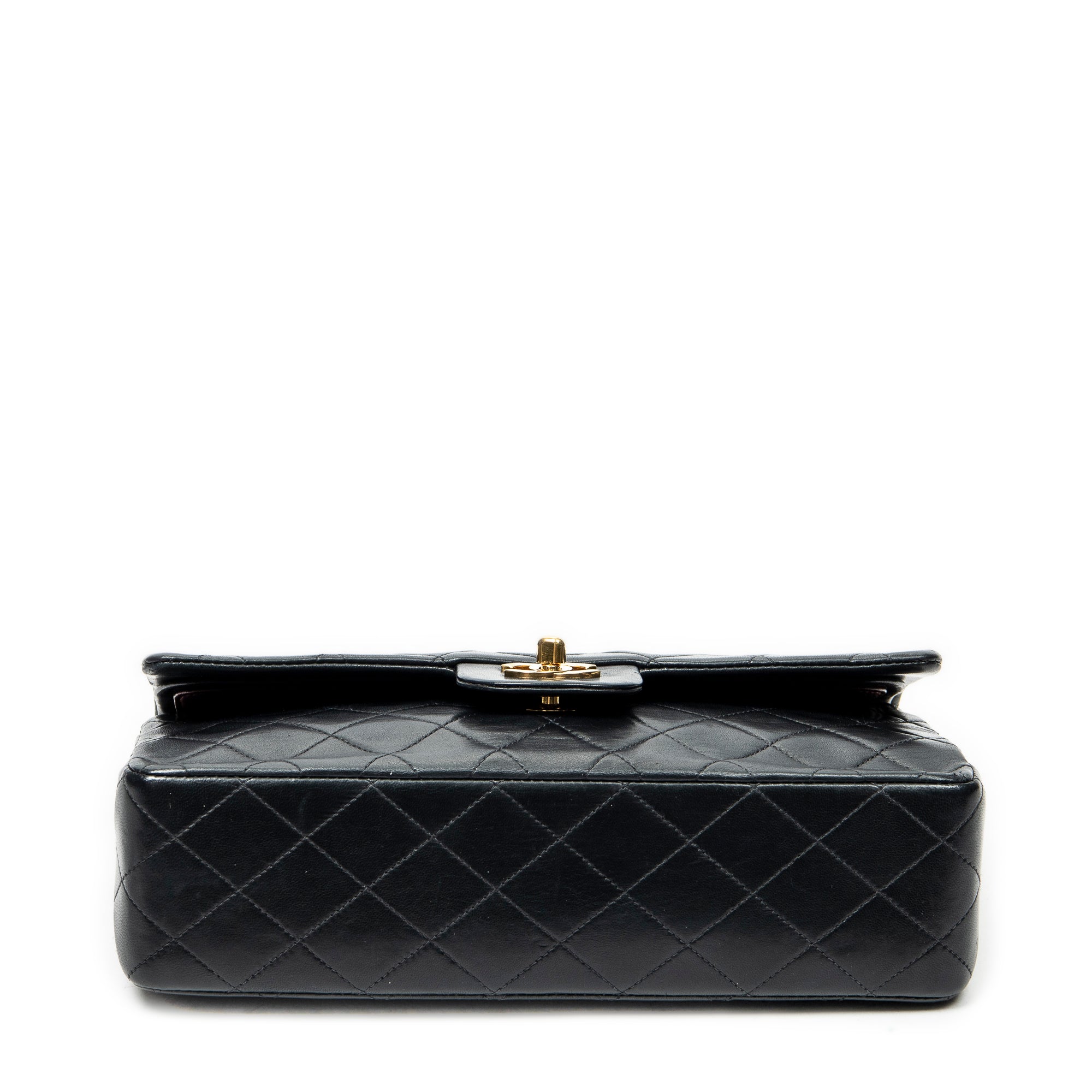 Bolso de Hombro Clásico Doble Solapa 26 Piel de Cordero Acolchada Negra