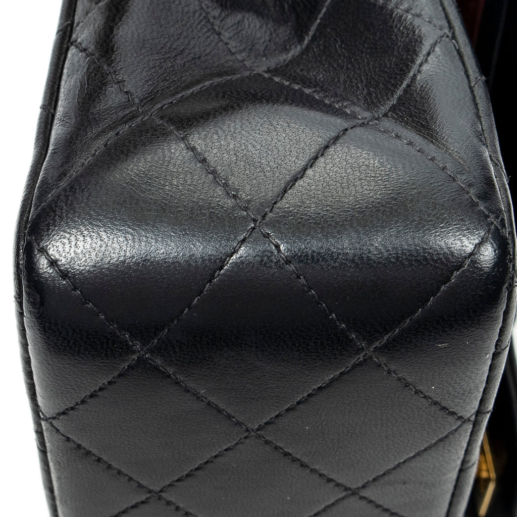 Bolso de Hombro Clásico Doble Solapa 26 Piel de Cordero Acolchada Negra