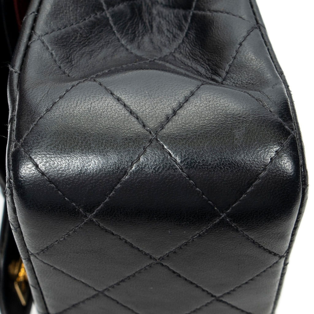 Bolso de Hombro Clásico Doble Solapa 26 Piel de Cordero Acolchada Negra