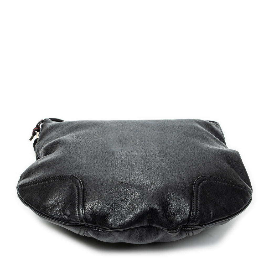 Bolso de hombro grande Web Princy Hobo de piel de becerro granulada negra
