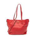 Bolso de hombro convertible abierto tipo tote de piel saffiano roja