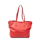 Bolso de hombro convertible abierto tipo tote de piel saffiano roja