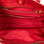 Bolso de hombro convertible abierto tipo tote de piel saffiano roja