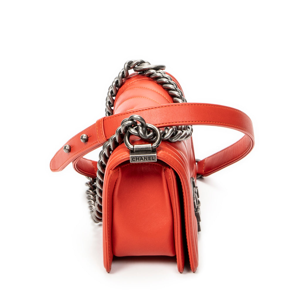 Bolso de hombro niño pequeño naranja piel de cordero acolchada chevron