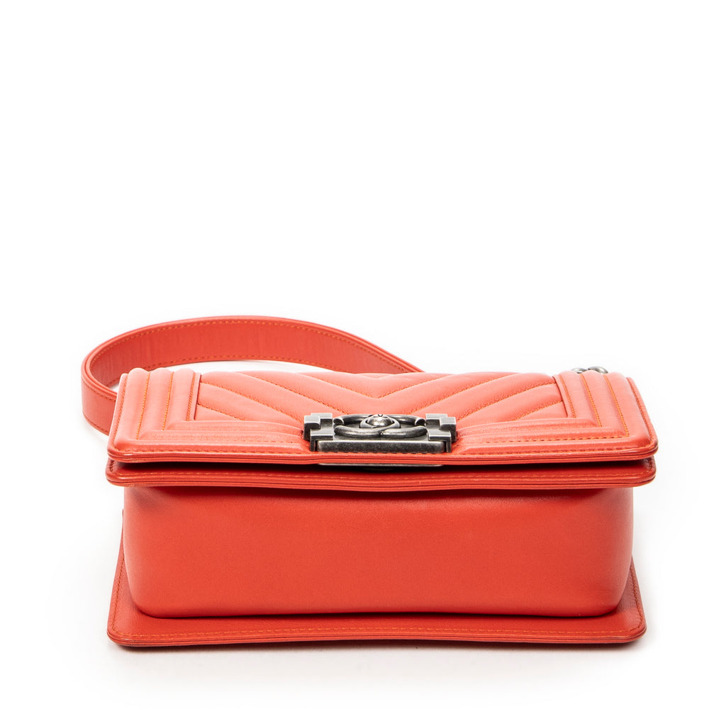 Bolso de hombro niño pequeño naranja piel de cordero acolchada chevron