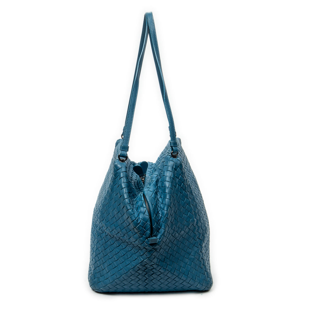 Shoulder Bag Cube Shoulder Bag Blue Intrecciato Leather