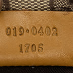 Bolso de hombro con cremallera en el bolsillo delantero, de lona beige con monograma