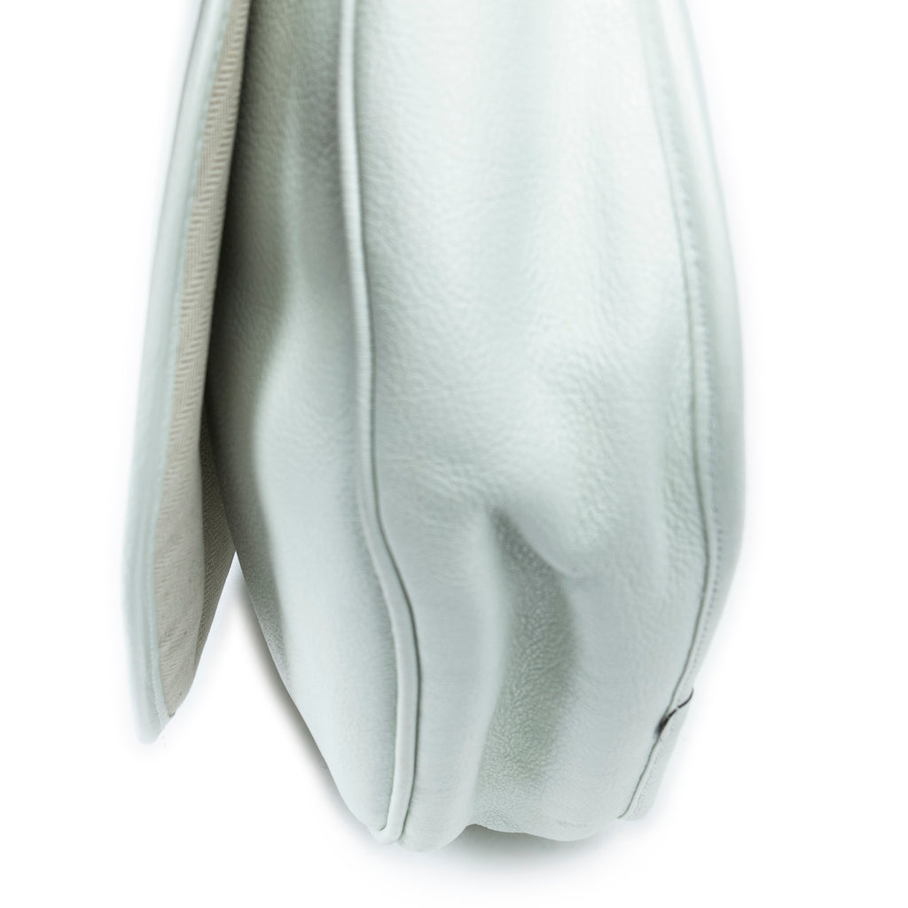 Shoulder Bag Heritage Flap Messenger White Grained Calfskin Leather