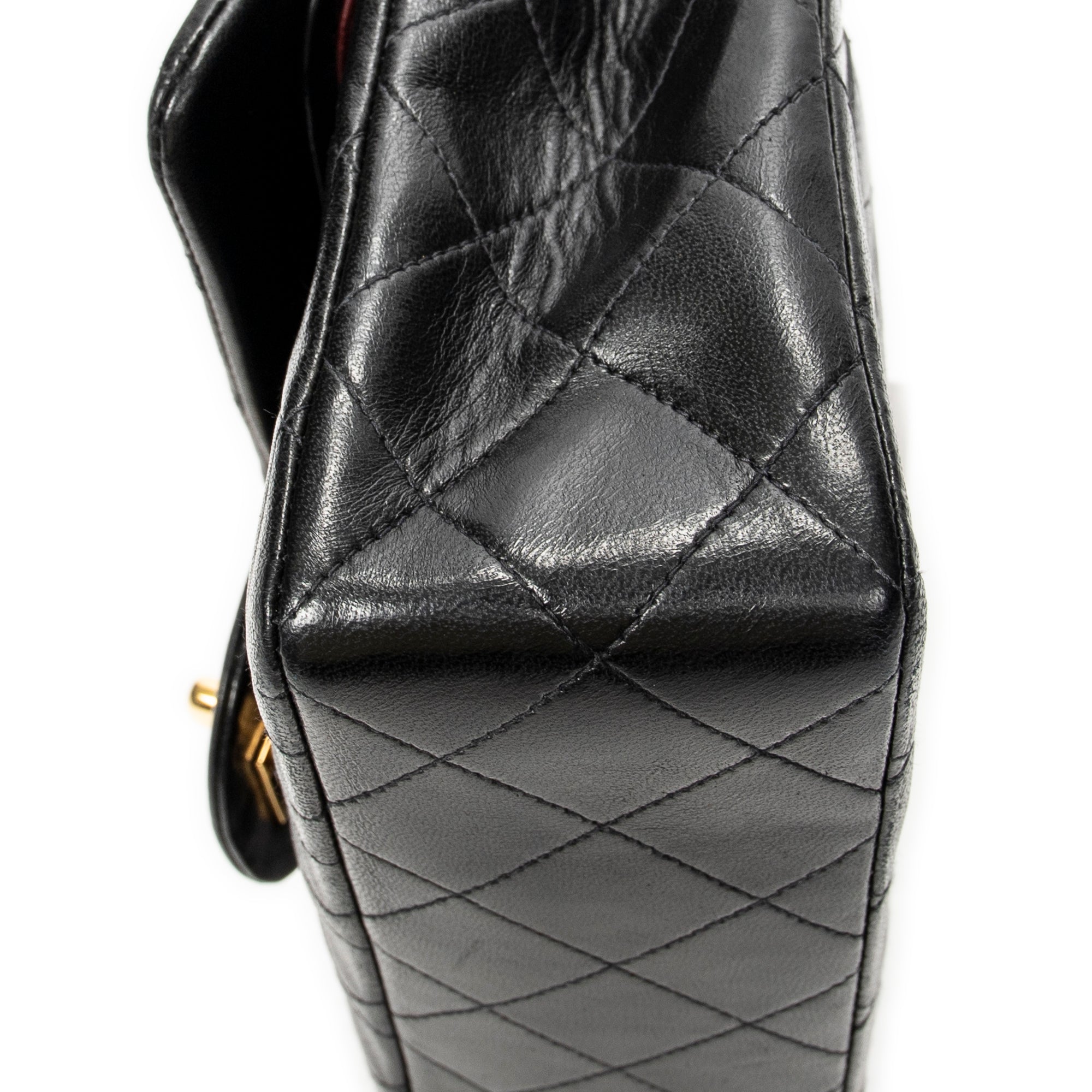 Shoulder Bag Classic Double Flap 23 Black Quilted Lambskin Leather