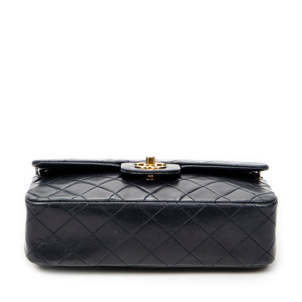 Shoulder Bag Classic Double Flap 23 Navy Quilted Lambskin Leather