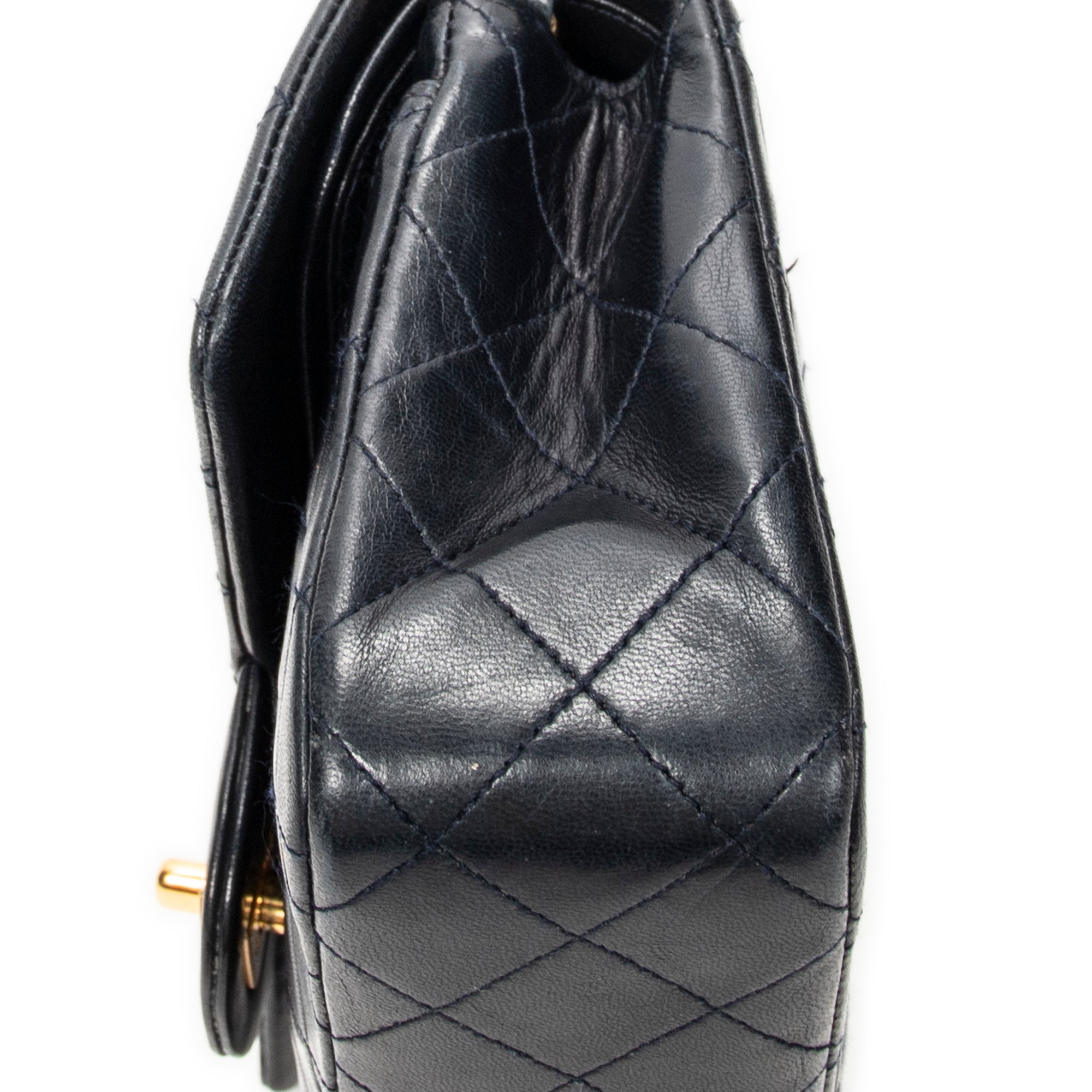 Shoulder Bag Classic Double Flap 23 Navy Quilted Lambskin Leather