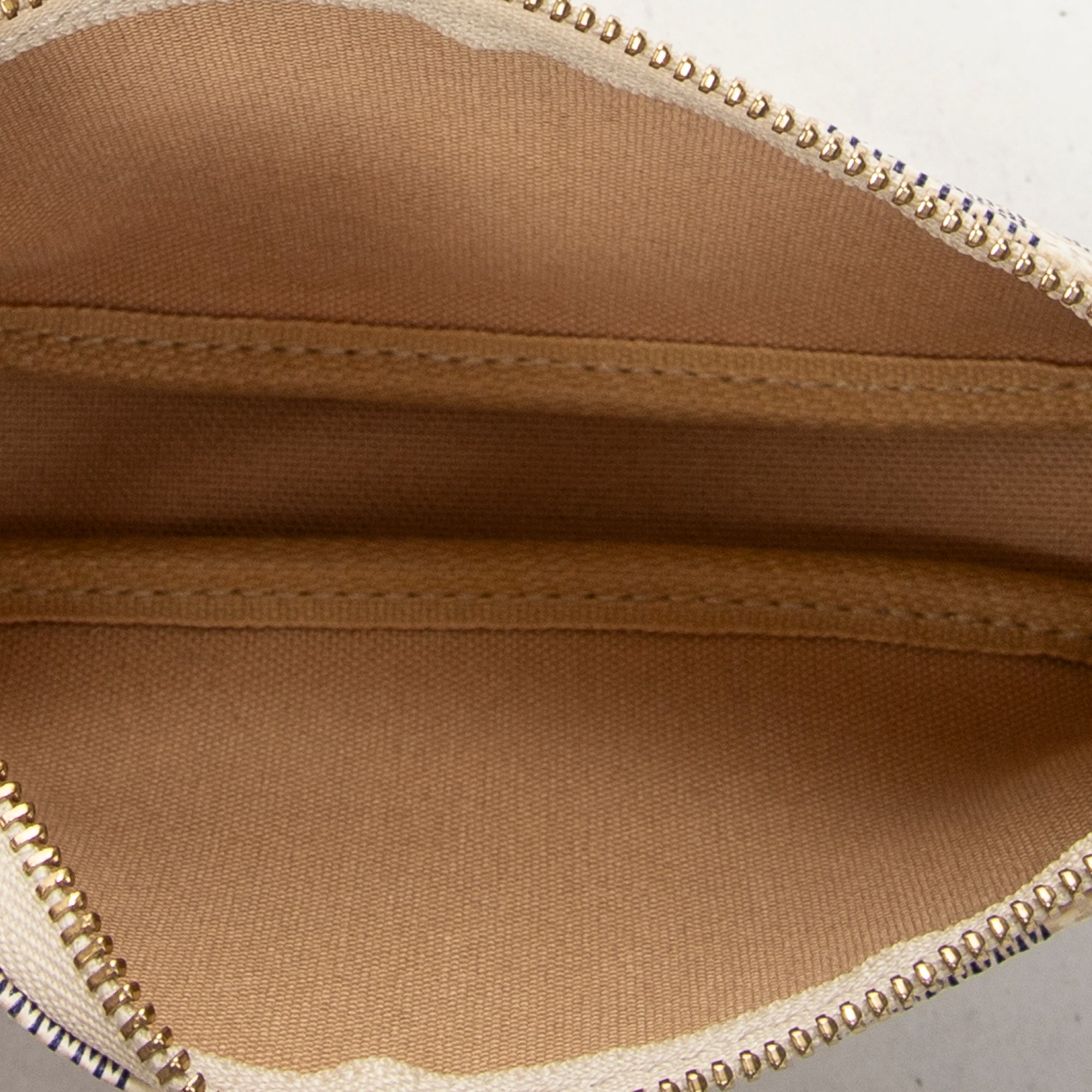 Pouch Mini Pochette Accessoires Ivory Damier Azur