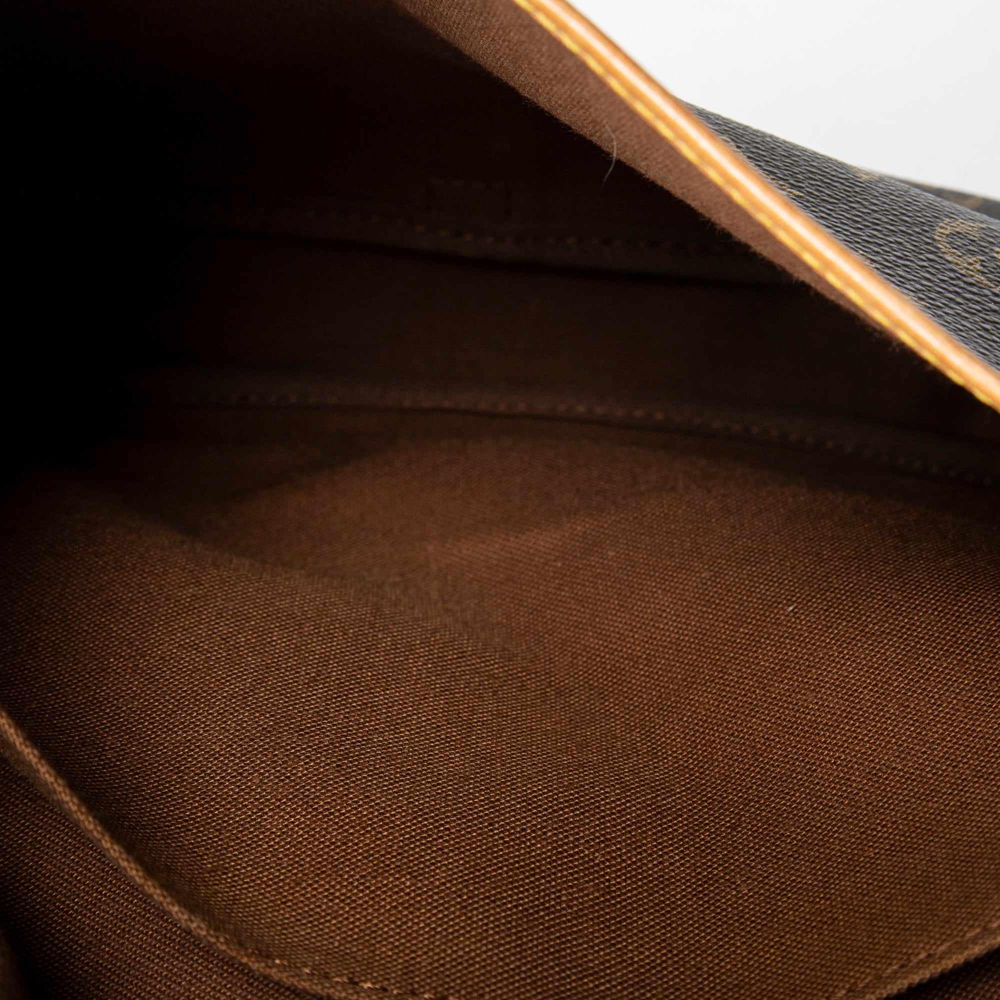 Shoulder Bag Saumur MM Brown Monogram Canvas