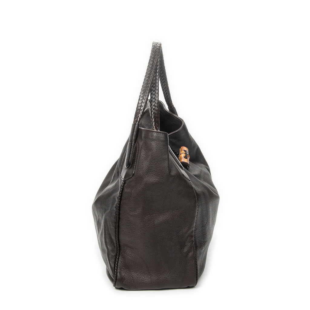 Bolso de Hombro Grande de Bambú Estilo Tote de Piel de Ciervo Marrón Grabada