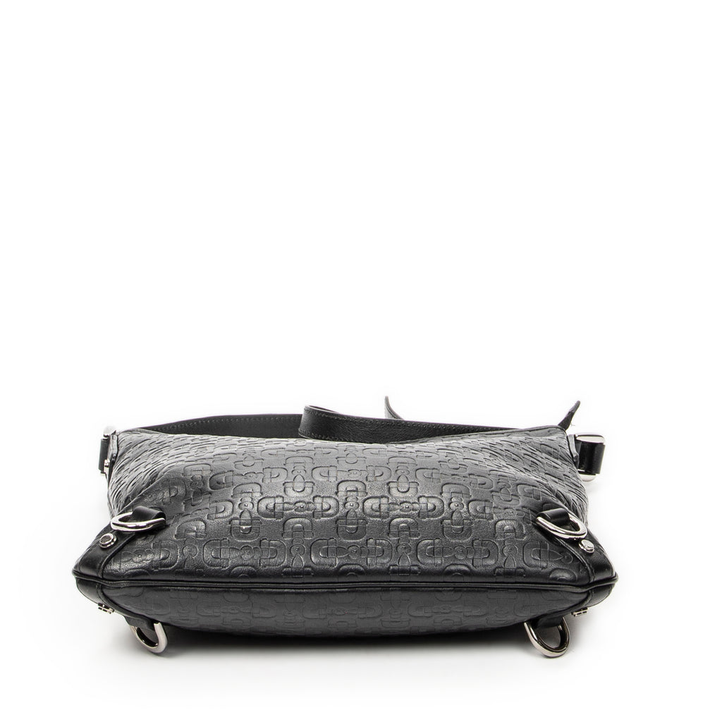Bolso de hombro Abbey con anilla en D de piel repujada con Horsebit, negro